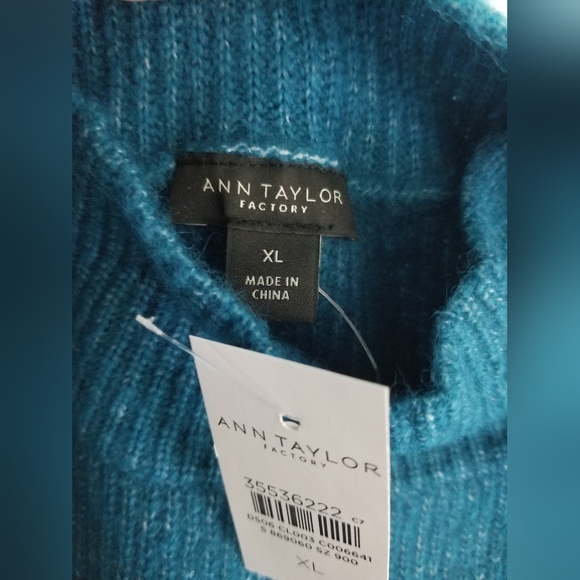 Ann Taylor Teal Heathered Sweater - Picture 4 of 9